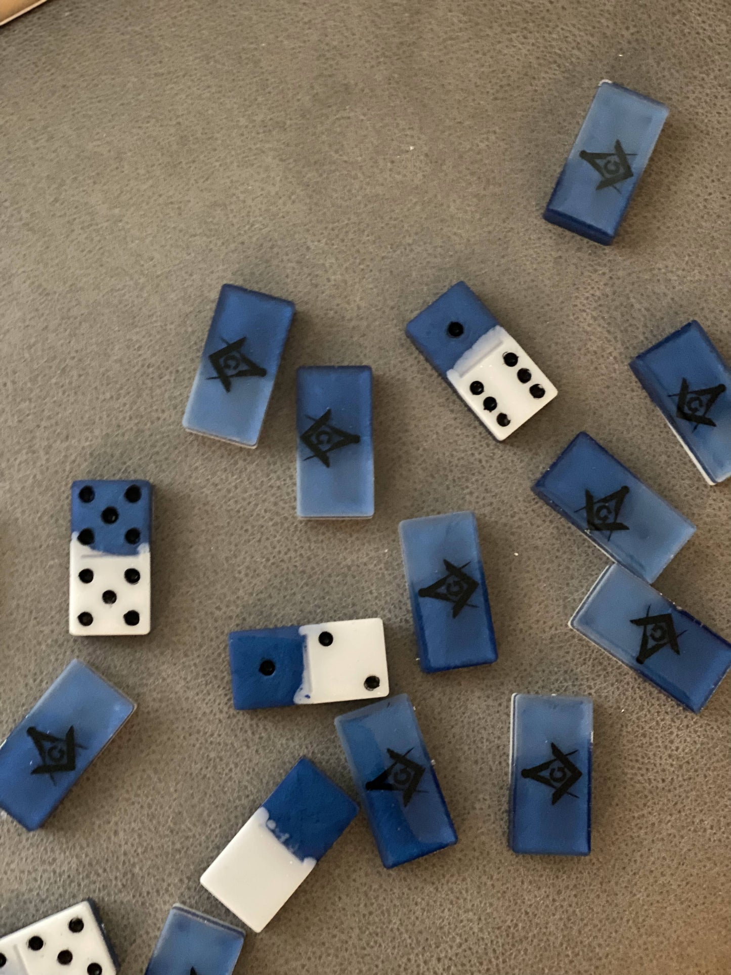 Dominoes